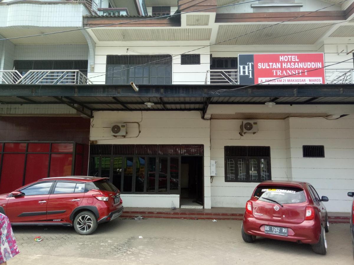 Hotel Transit 1 Makassar RedPartner Exteriör bild